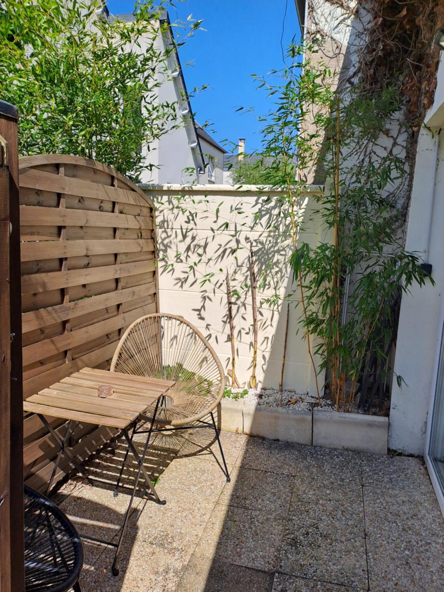 Joli Studio Au Calme Dans Un Jardin Privatif Ouistreham Exteriör bild